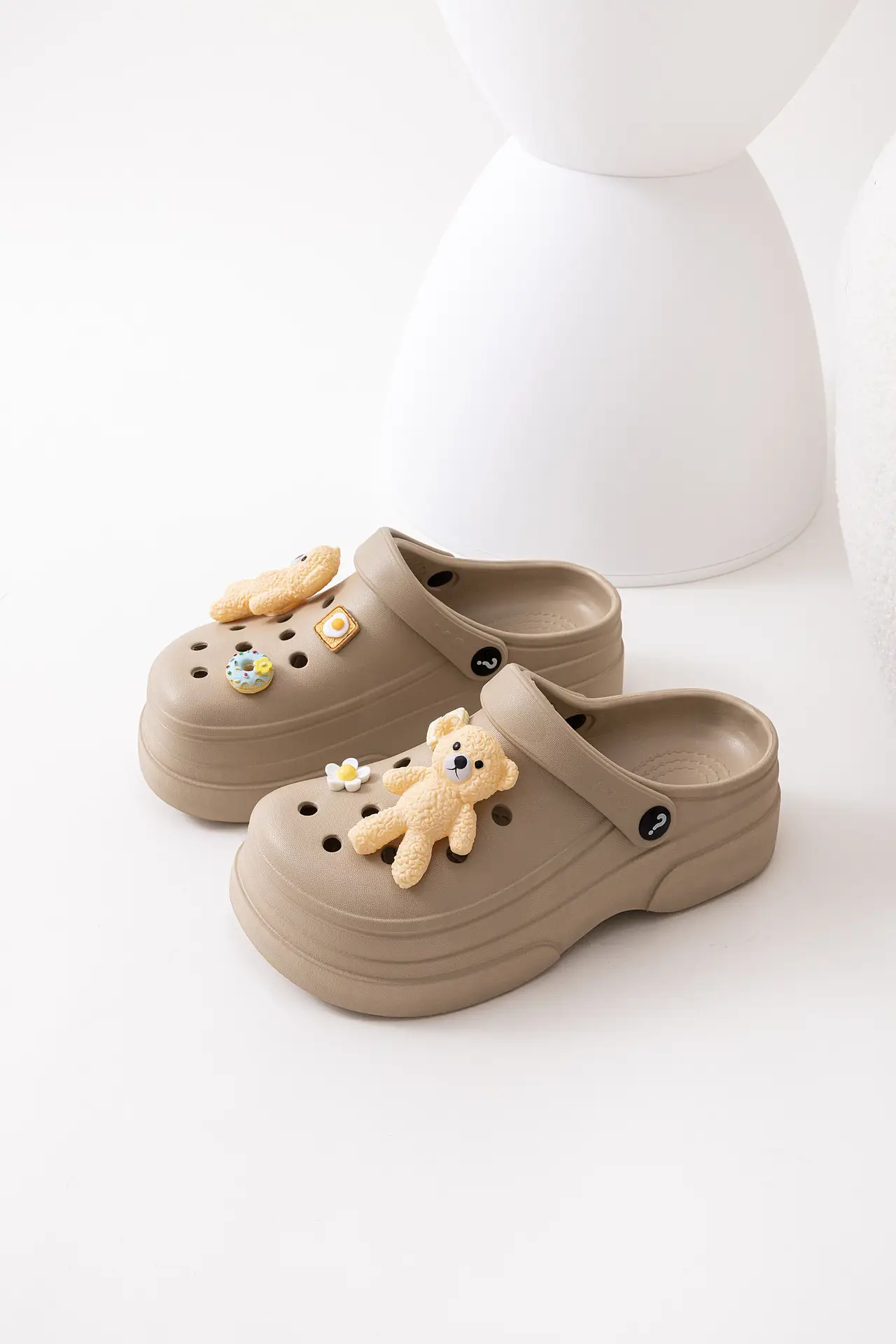 New Ladies Hole Shoes Ultra Light Elastic White — feature 19
