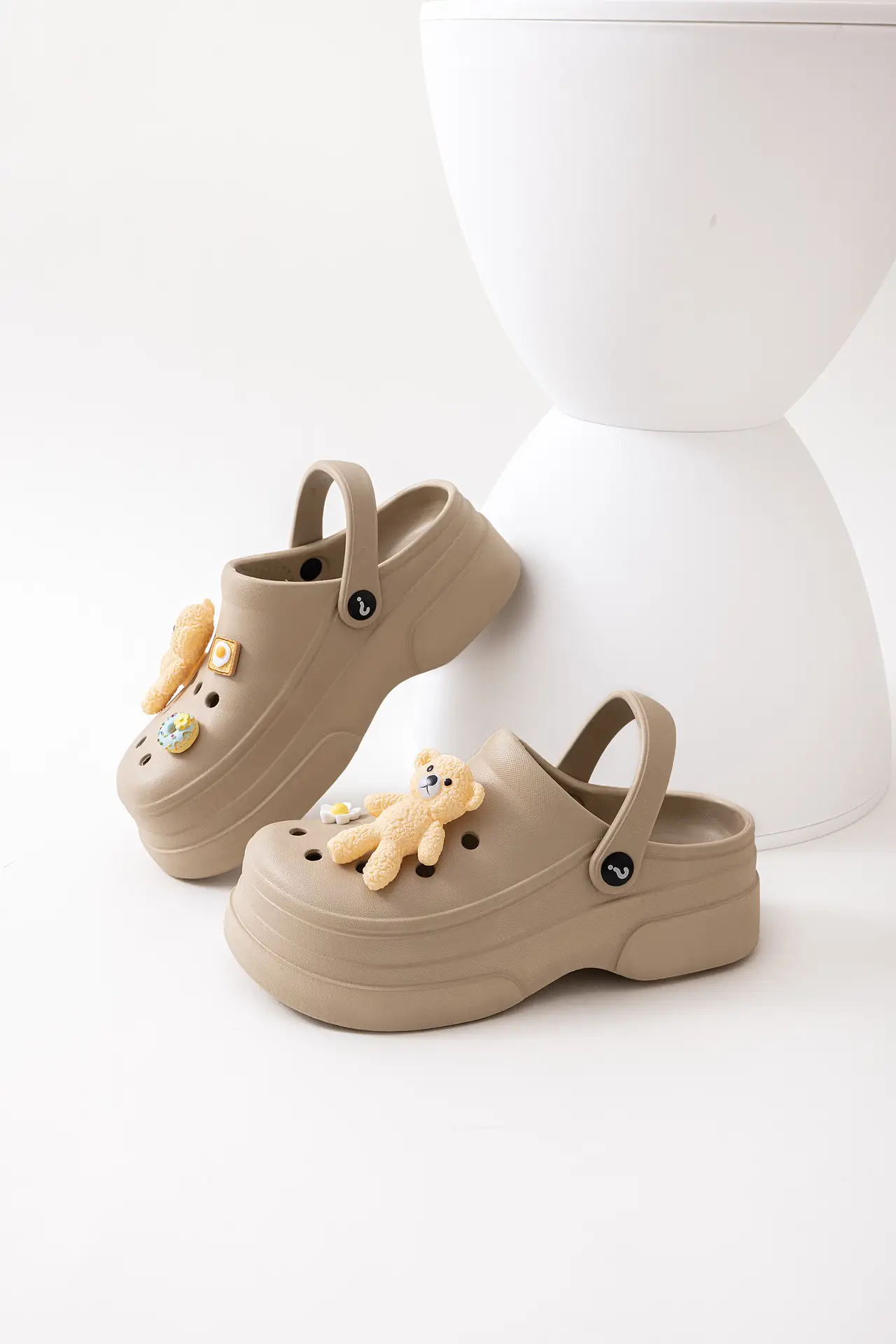 New Ladies Hole Shoes Ultra Light Elastic White — feature 22