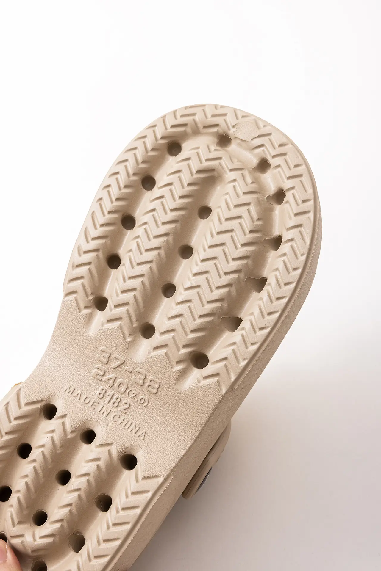 New Ladies Hole Shoes Ultra Light Elastic White — feature 30