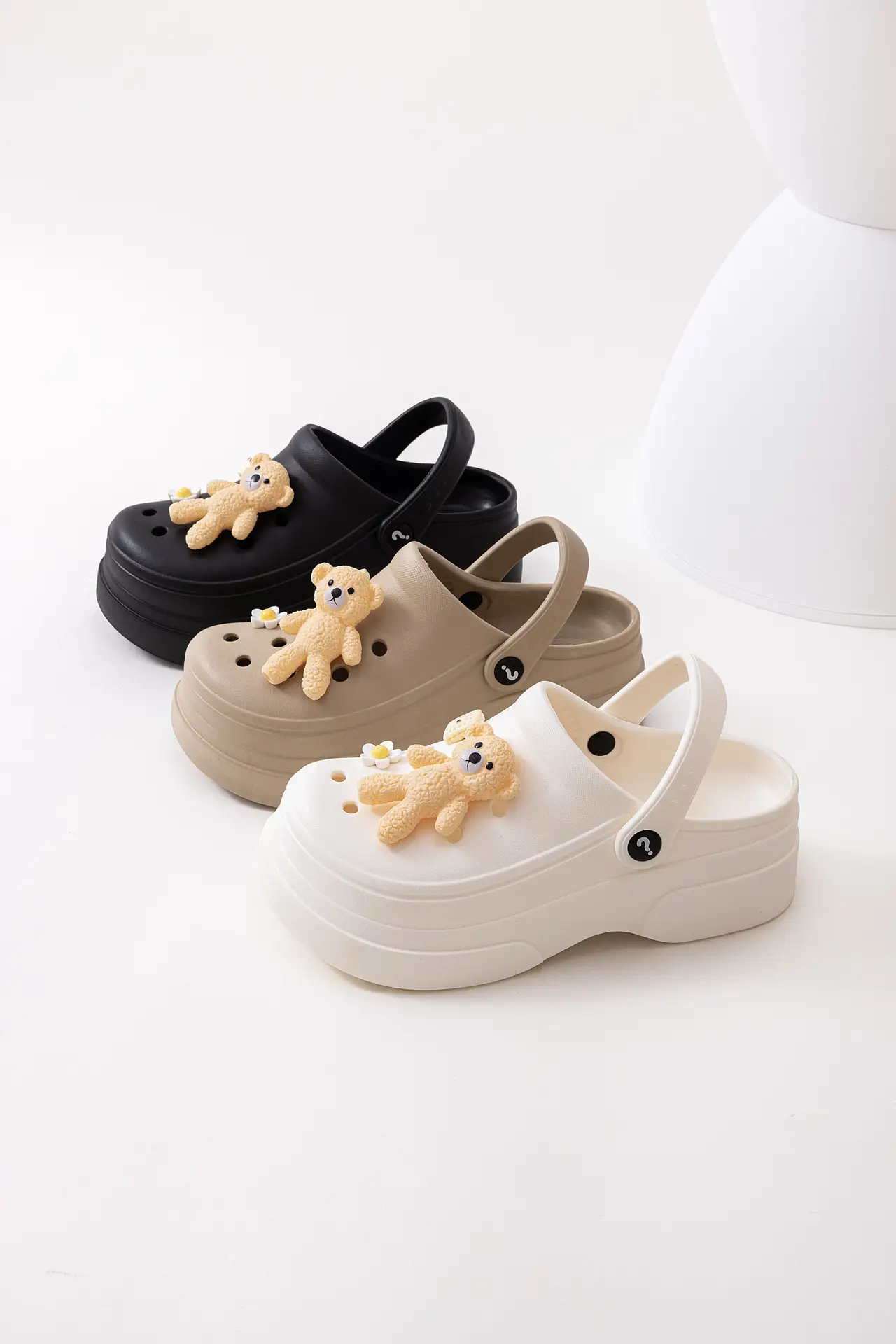 New Ladies Hole Shoes Ultra Light Elastic White — feature 34