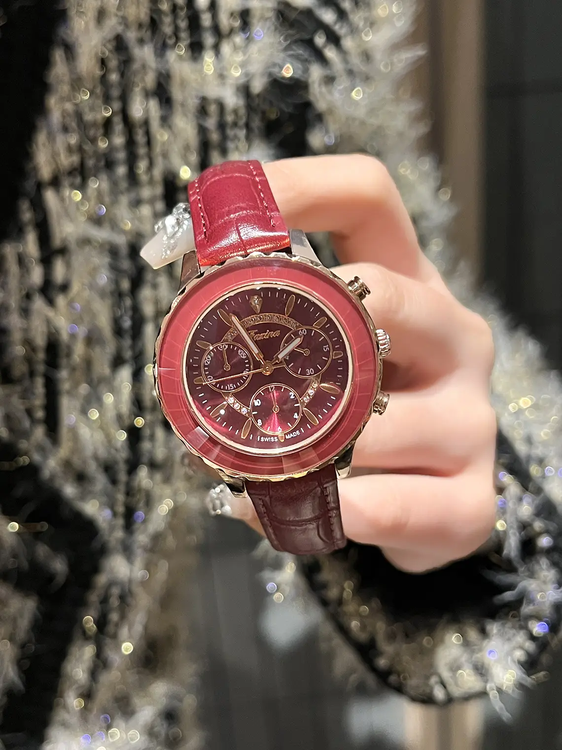 Women's Luxury Mechanical Watch with Diamond Studded Dial — feature 8