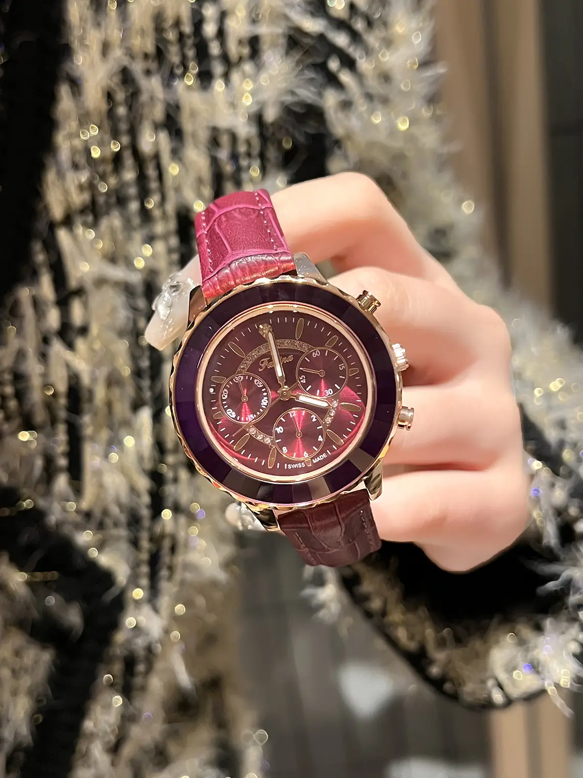Women's Luxury Mechanical Watch with Diamond Studded Dial — feature 9