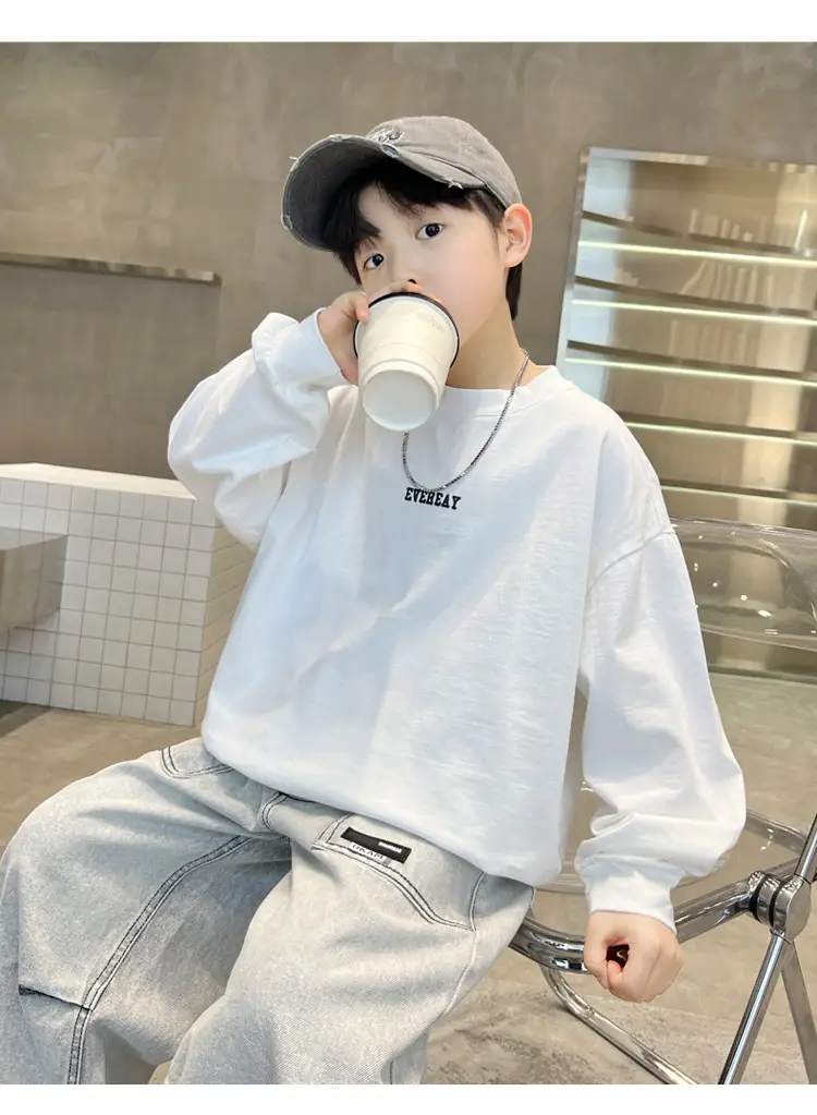 Kids White Graphic Track Suit 2026 Spring Set — feature 13