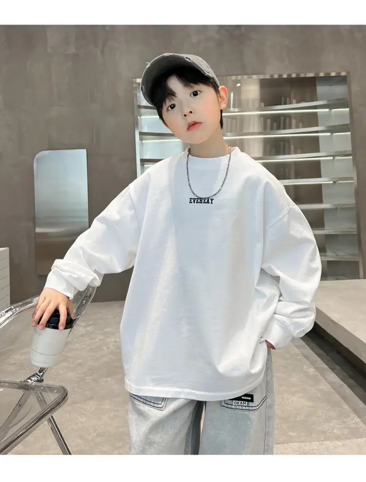Kids White Graphic Track Suit 2026 Spring Set — feature 16