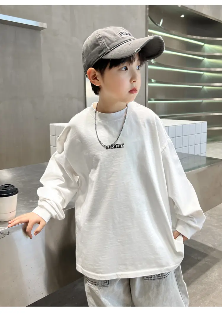 Kids White Graphic Track Suit 2026 Spring Set — feature 19