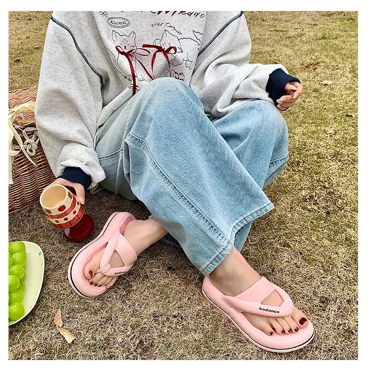 2025 New EVA Flip Flops Women's Summer Home Travel Fashion Beach Thick Slippers for Women — feature 9