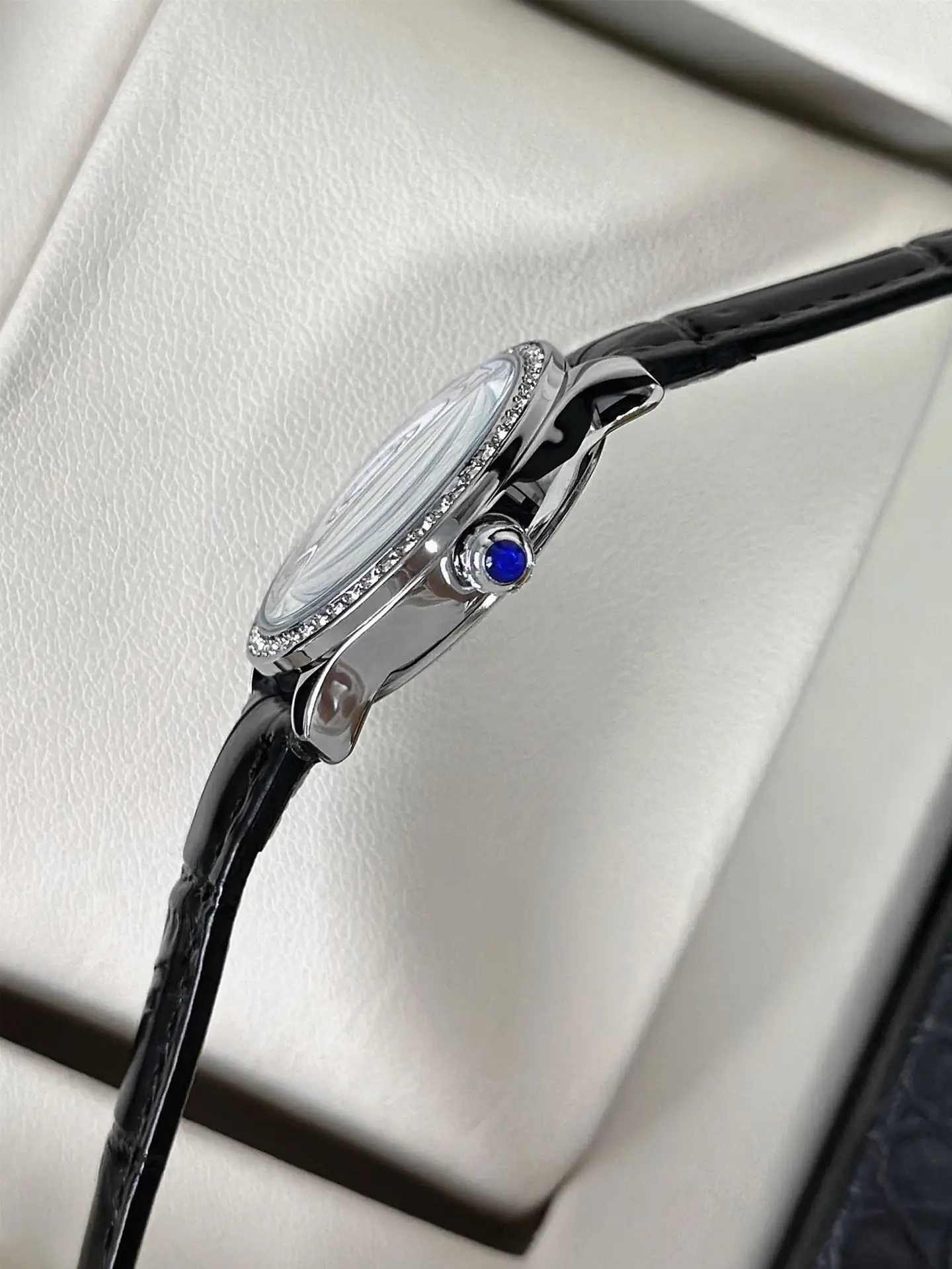 Small Round Rhinestone Ladies Watch Black Leather Strap — feature 10