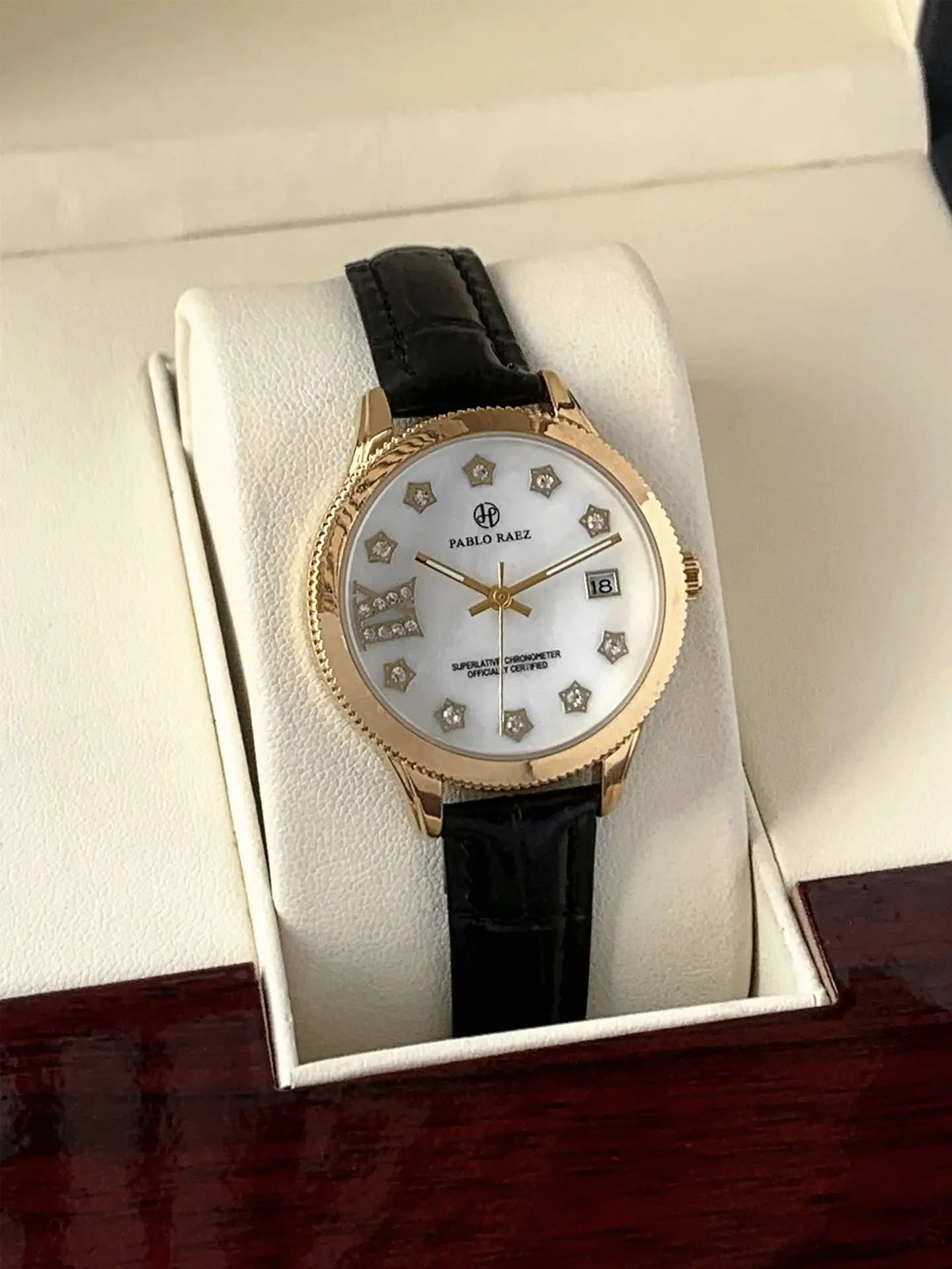 Golden Luminous Rhinestone Ladies Watch Waterproof — feature 12
