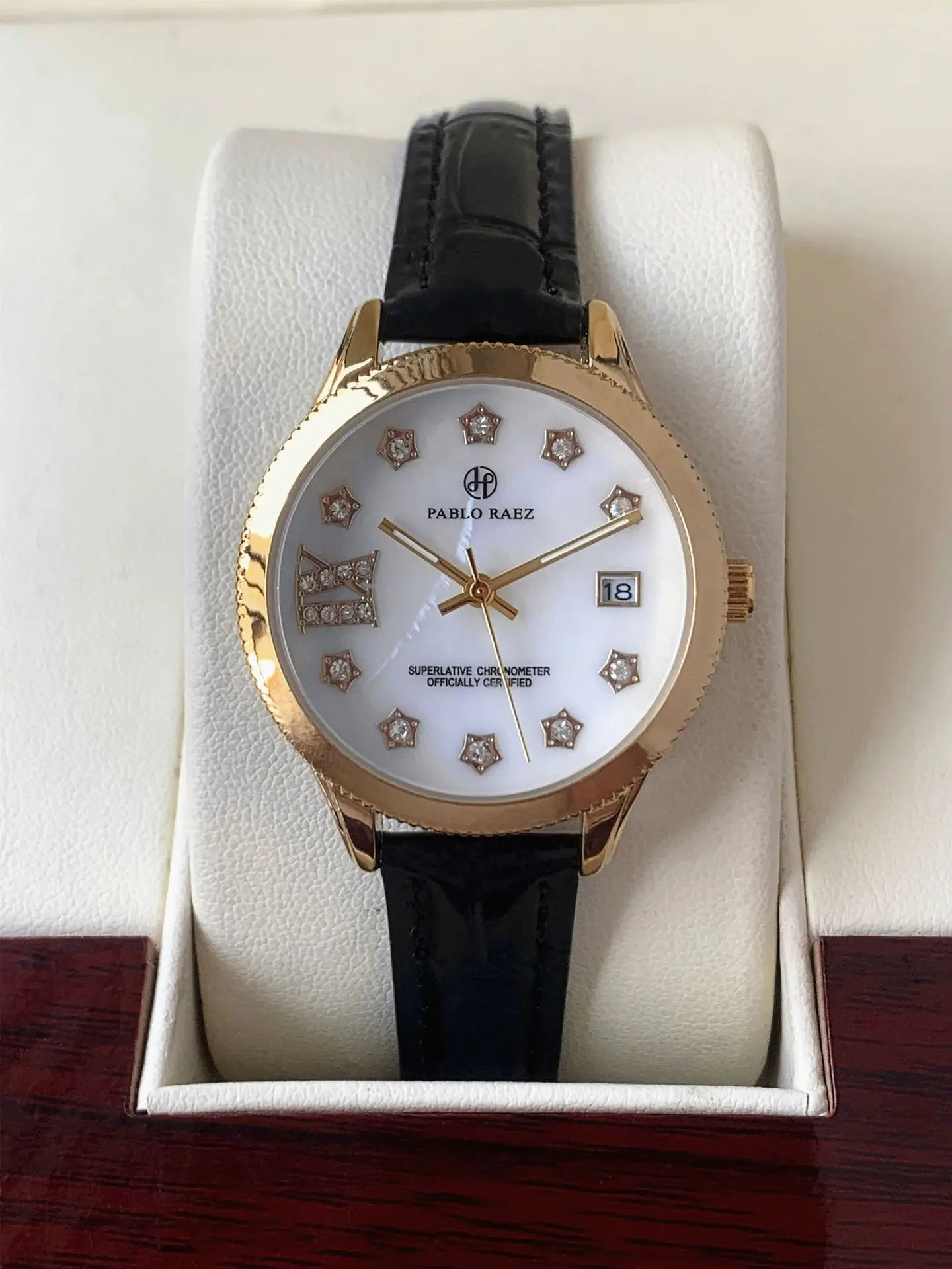 Golden Luminous Rhinestone Ladies Watch Waterproof — feature 17