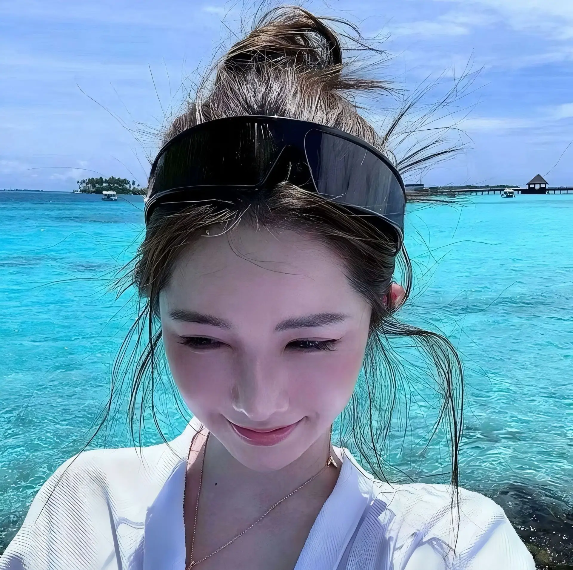 2025 Futuristic Black Sunglasses Women Two-In-One Glasses — feature 4