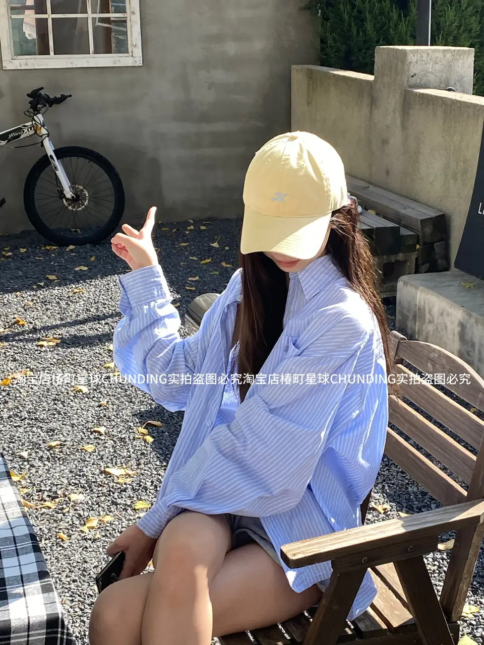 Beige Baseball Cap with Letter Logo for Women — feature 3