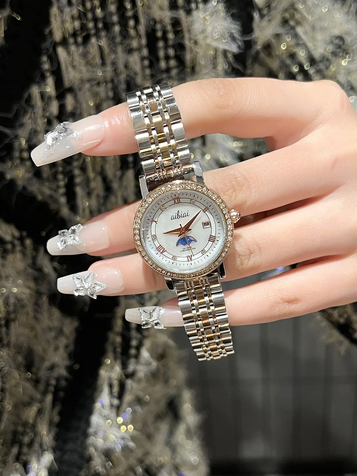 Women's Quartz Watch with Gemstone Dial & Gold Bracelet — feature 7