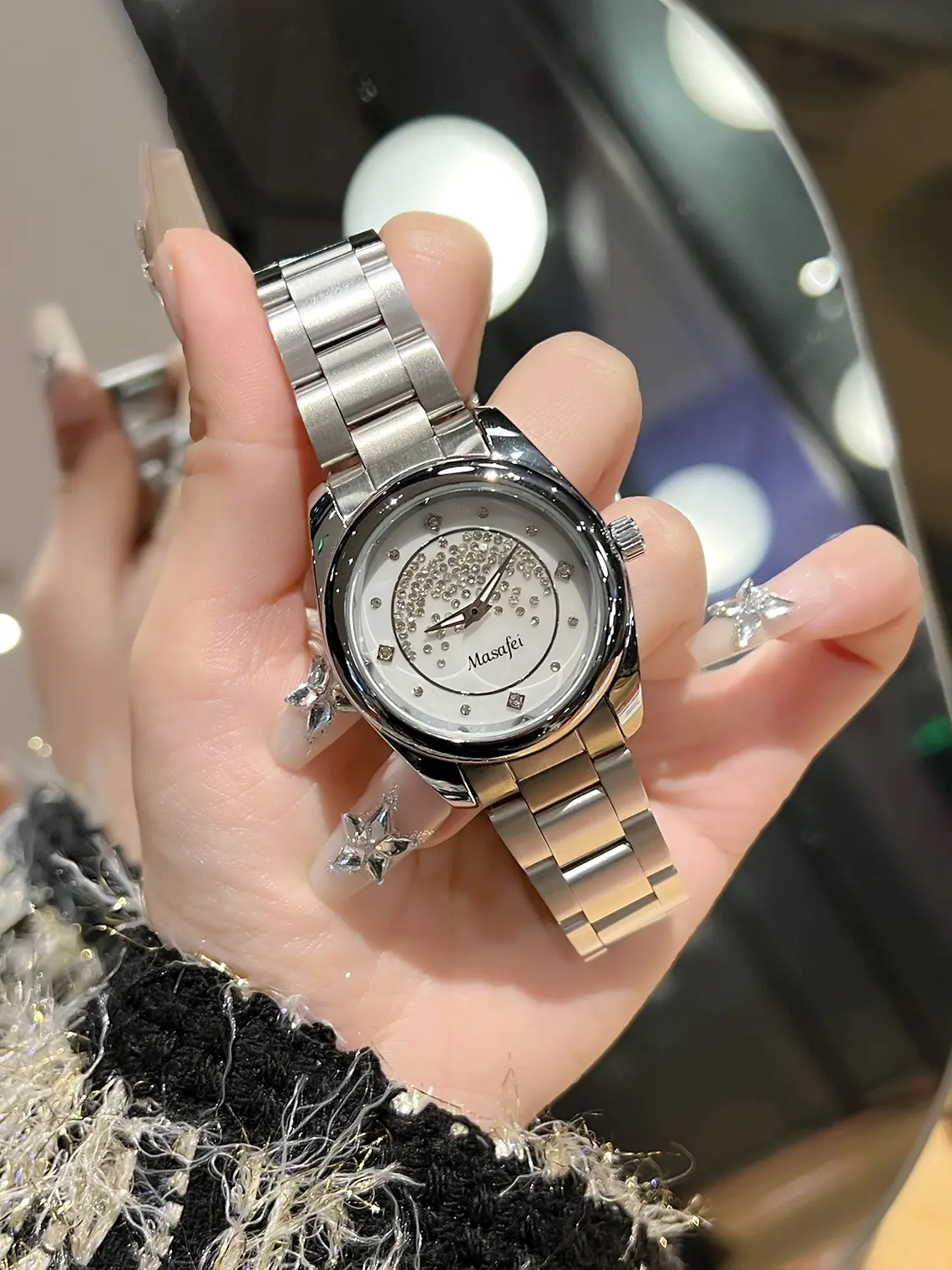 Diamond Encrusted Women's Watch with Steel Belt — feature 2