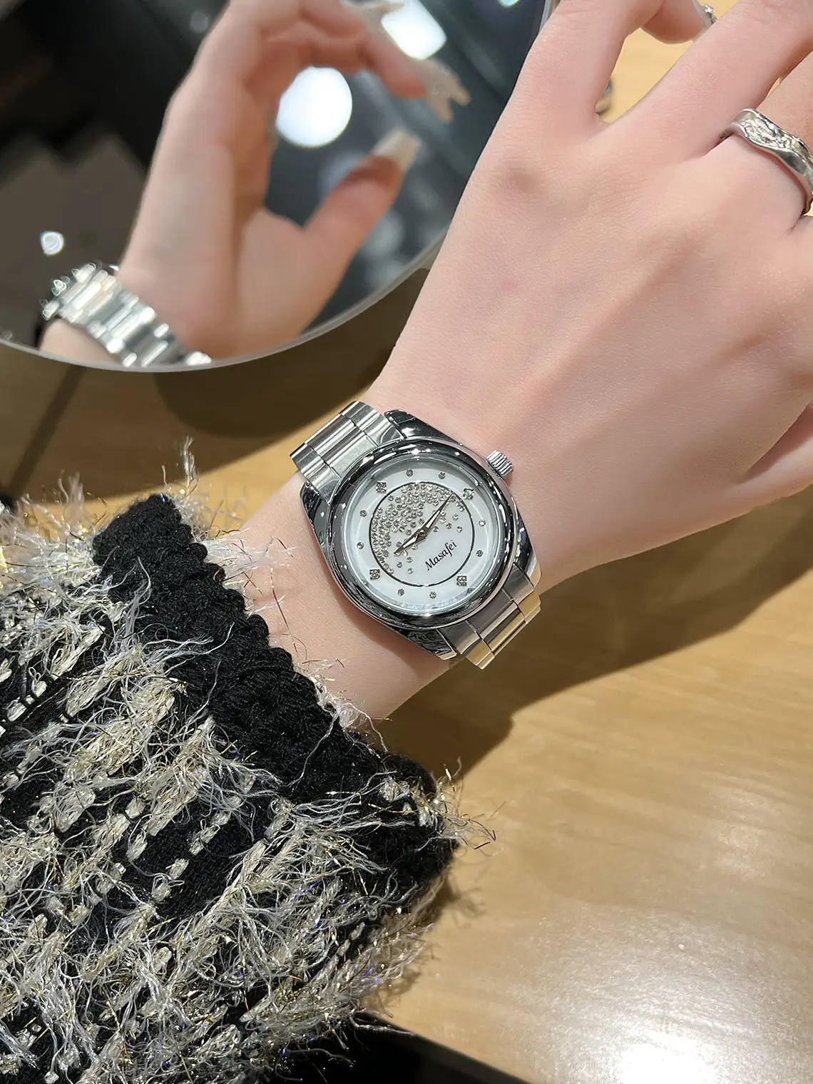 Diamond Encrusted Women's Watch with Steel Belt — feature 3