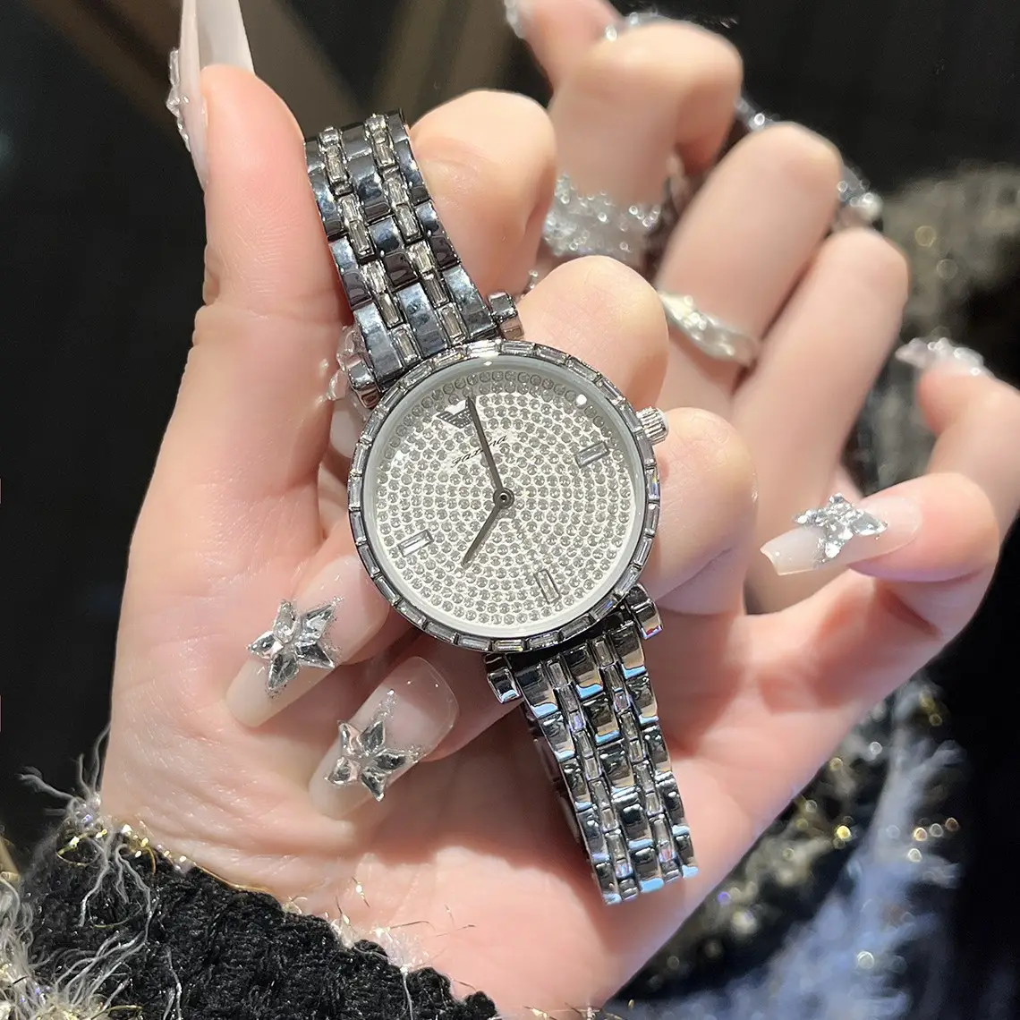 Full Diamond Steel Women's Quartz Watch - Image 3