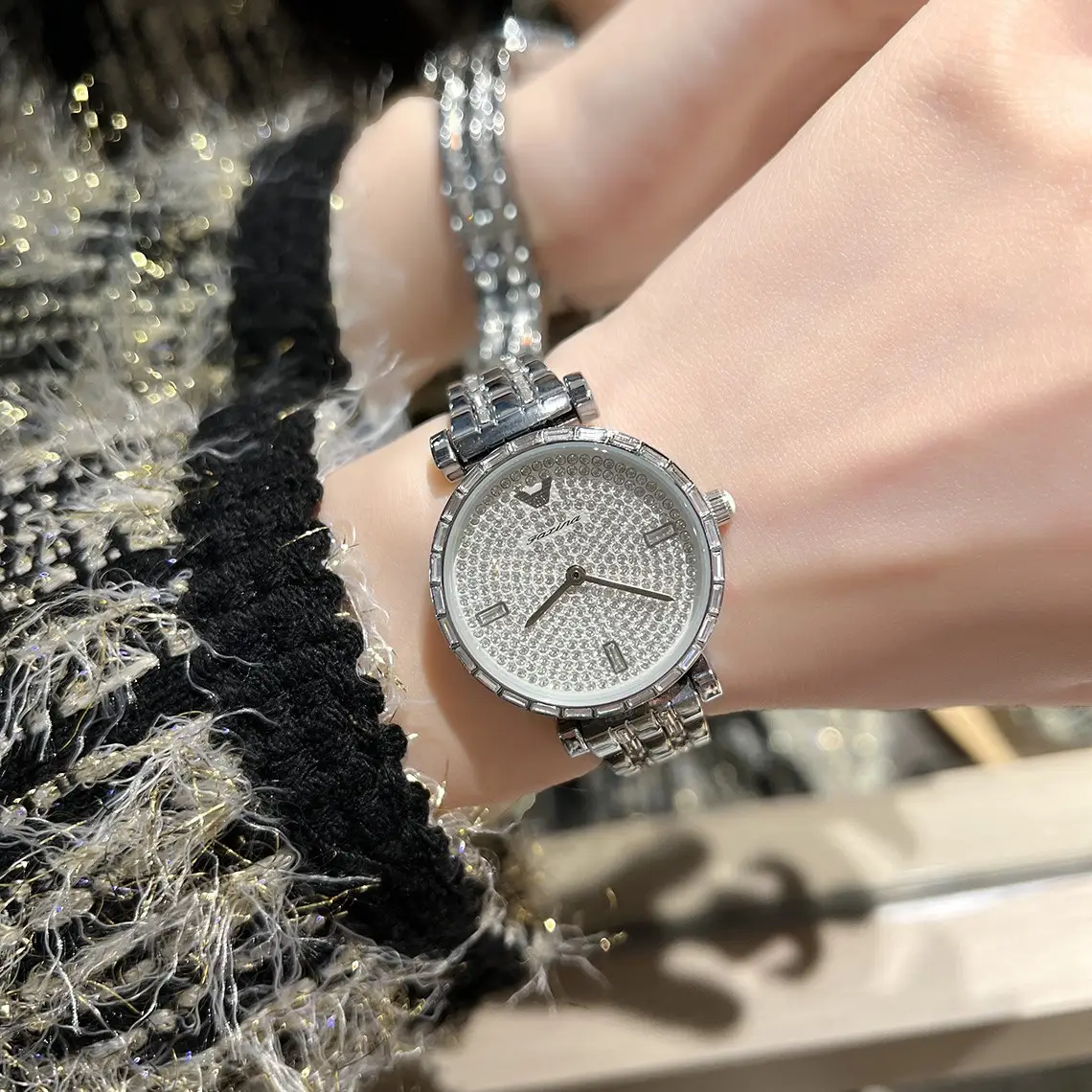 Full Diamond Steel Women's Quartz Watch - Image 5