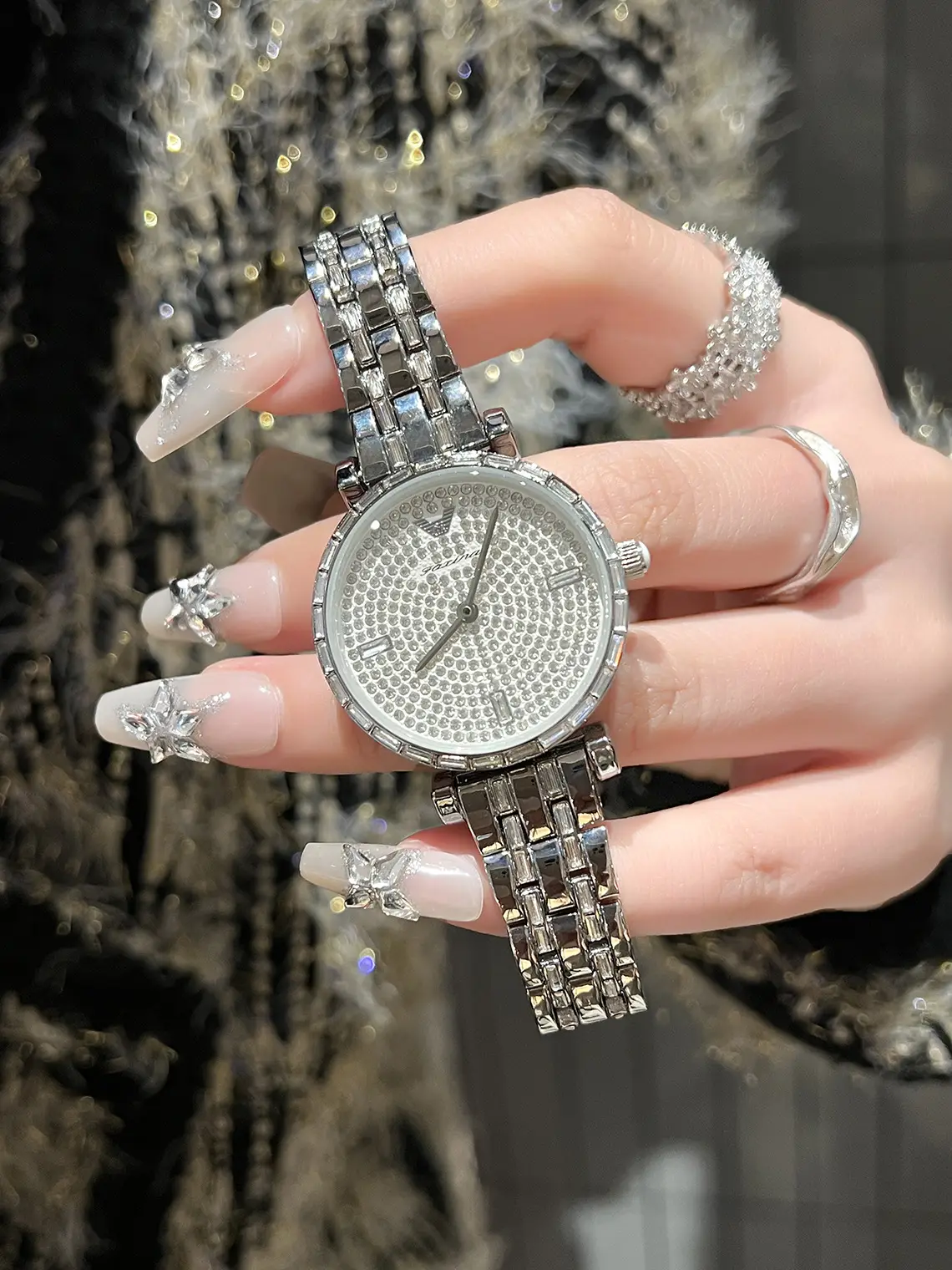 Full Diamond Steel Women's Quartz Watch — feature 3