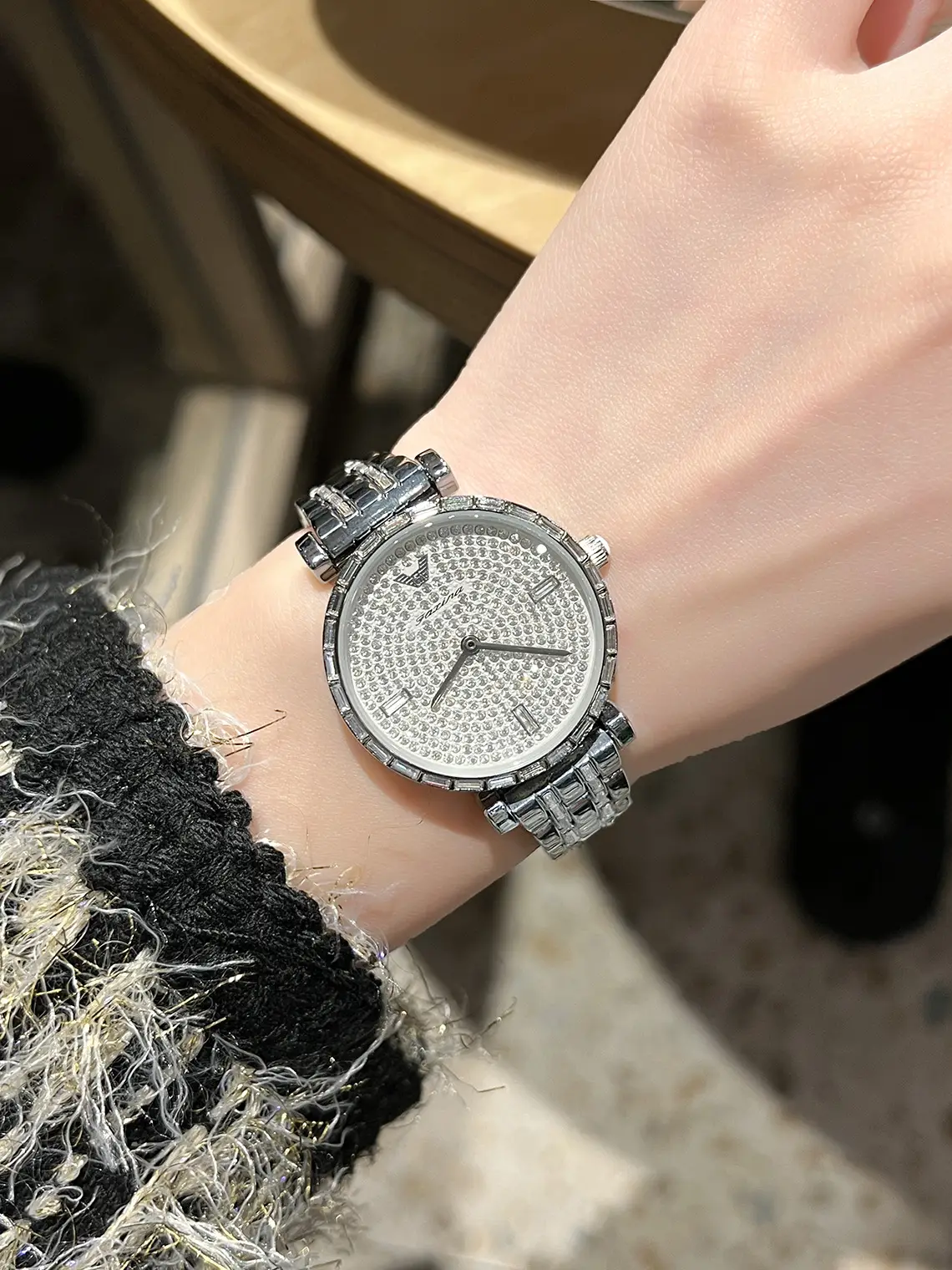 Full Diamond Steel Women's Quartz Watch — feature 5