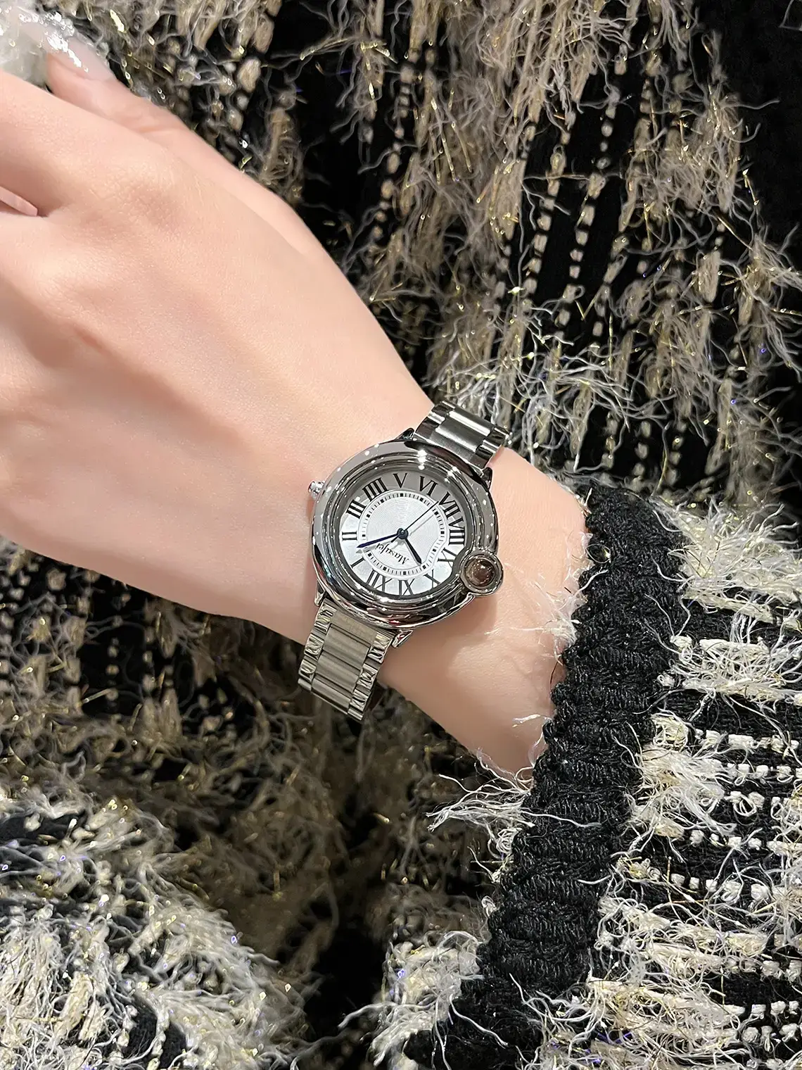 Women's Stainless Steel Quartz Watch with Diamond Dial — feature 2
