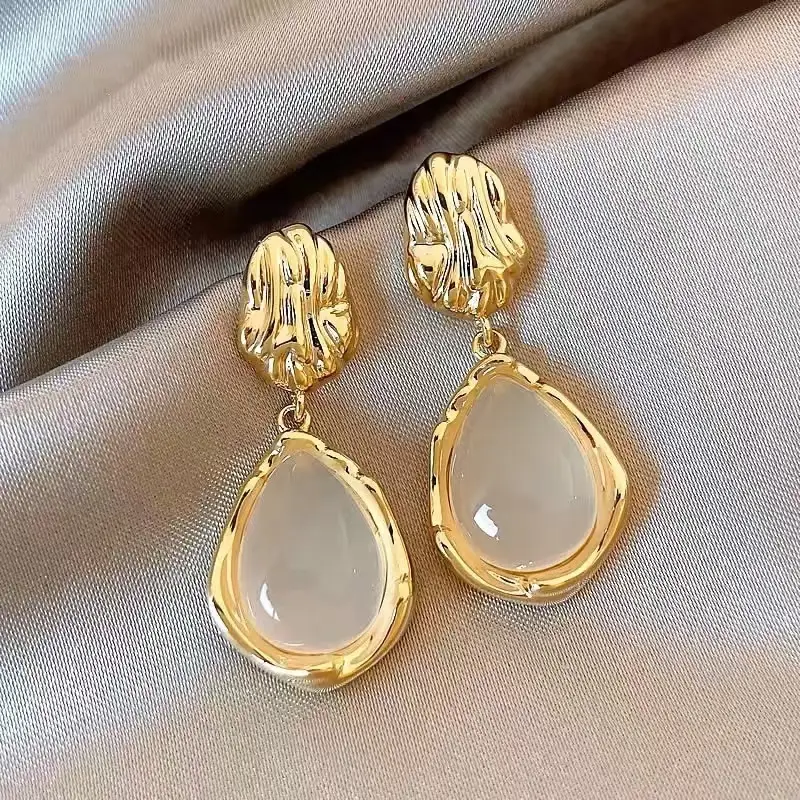 Vintage Emerald Earrings French Style Gold Tone - Image 4