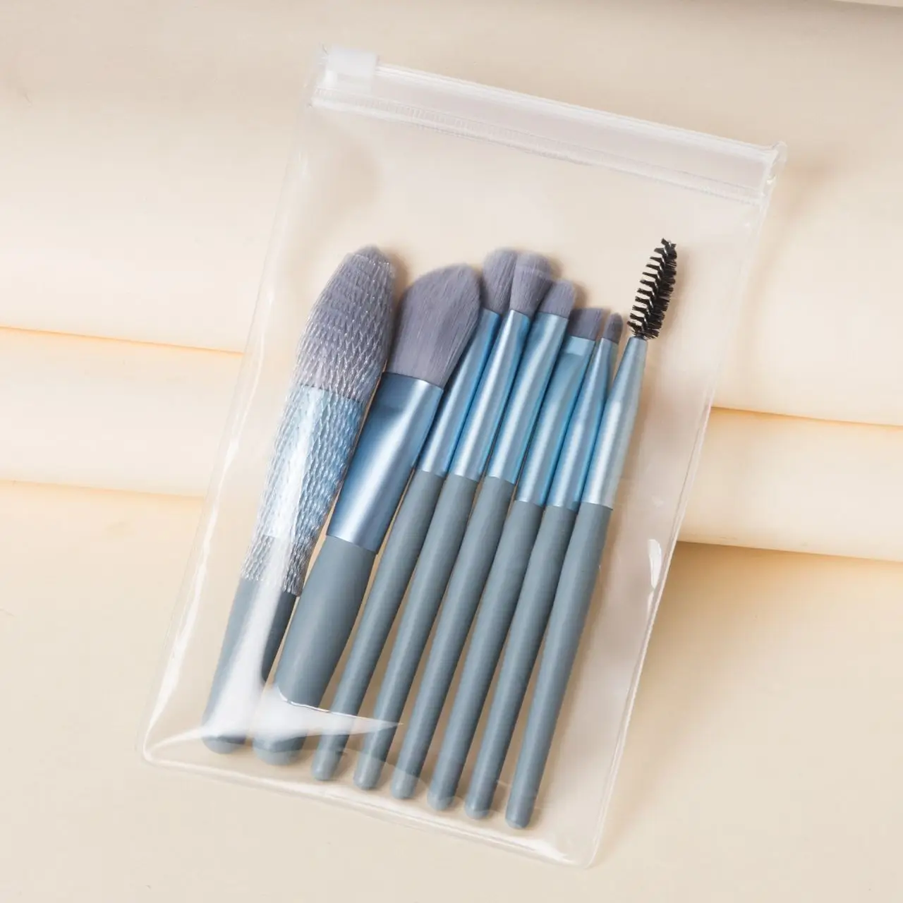 8-Piece Makeup Brush Set Light Blue Travel Beauty Tools - Image 7