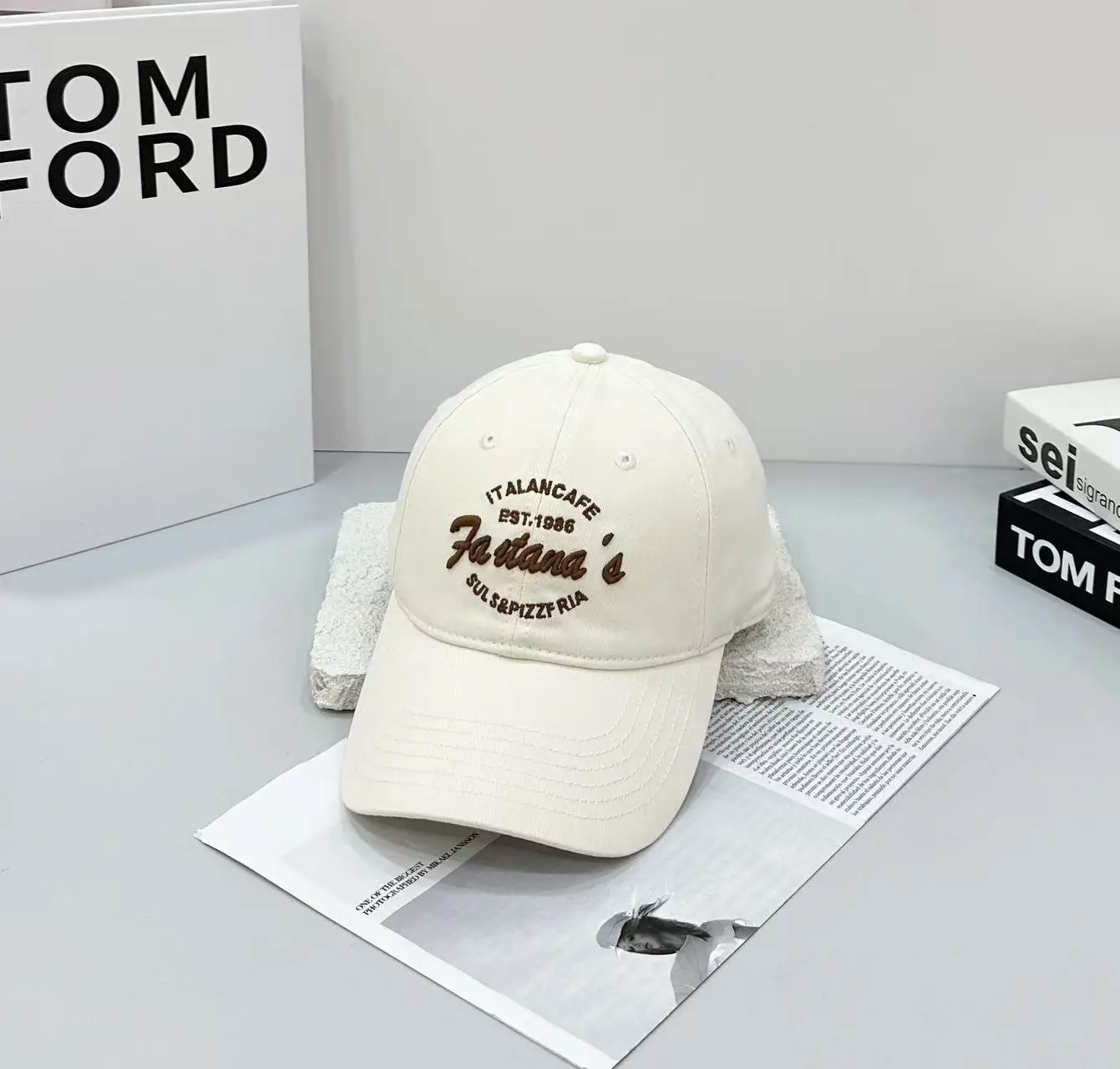 Pink Letter Embroidered Baseball Cap for Men Women — feature 12