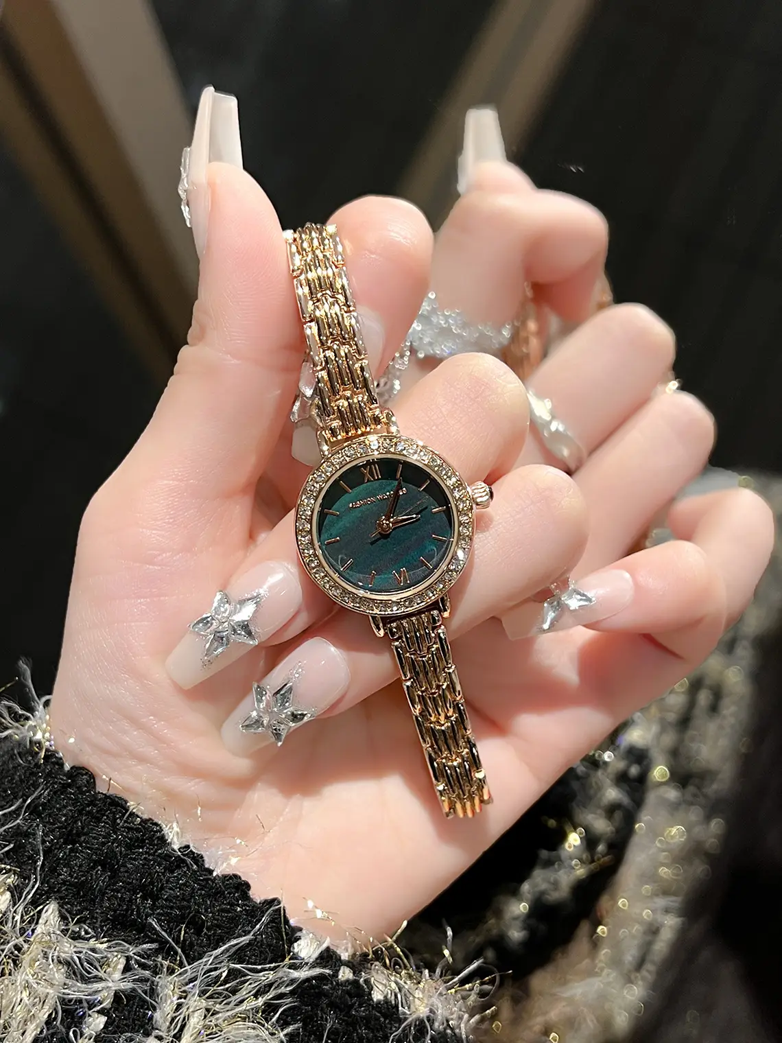 Small Gold Diamond Watch for Women Elegant Luxury — feature 8
