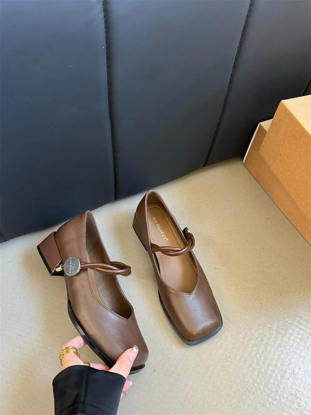 2025 Spring New Retro Square Toe Thick Heeled Mary Jane Shoes Women's Shoes Fairy Style Gentle Slip-on Shoes — feature 15