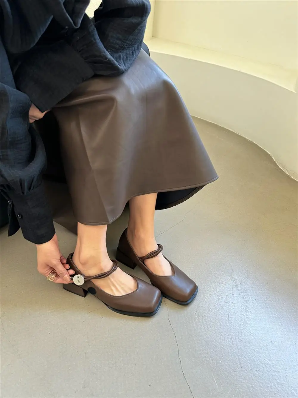 2025 Spring New Retro Square Toe Thick Heeled Mary Jane Shoes Women's Shoes Fairy Style Gentle Slip-on Shoes — feature 7