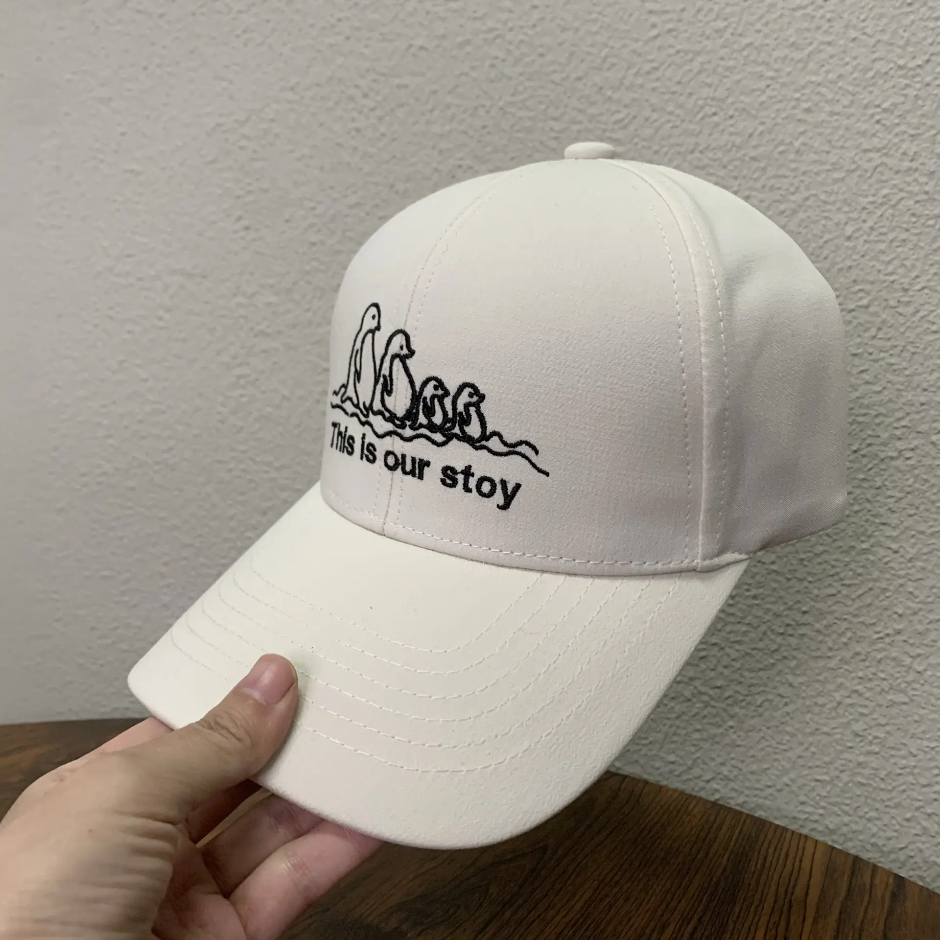 Women Black Embroidered Baseball Cap 2025