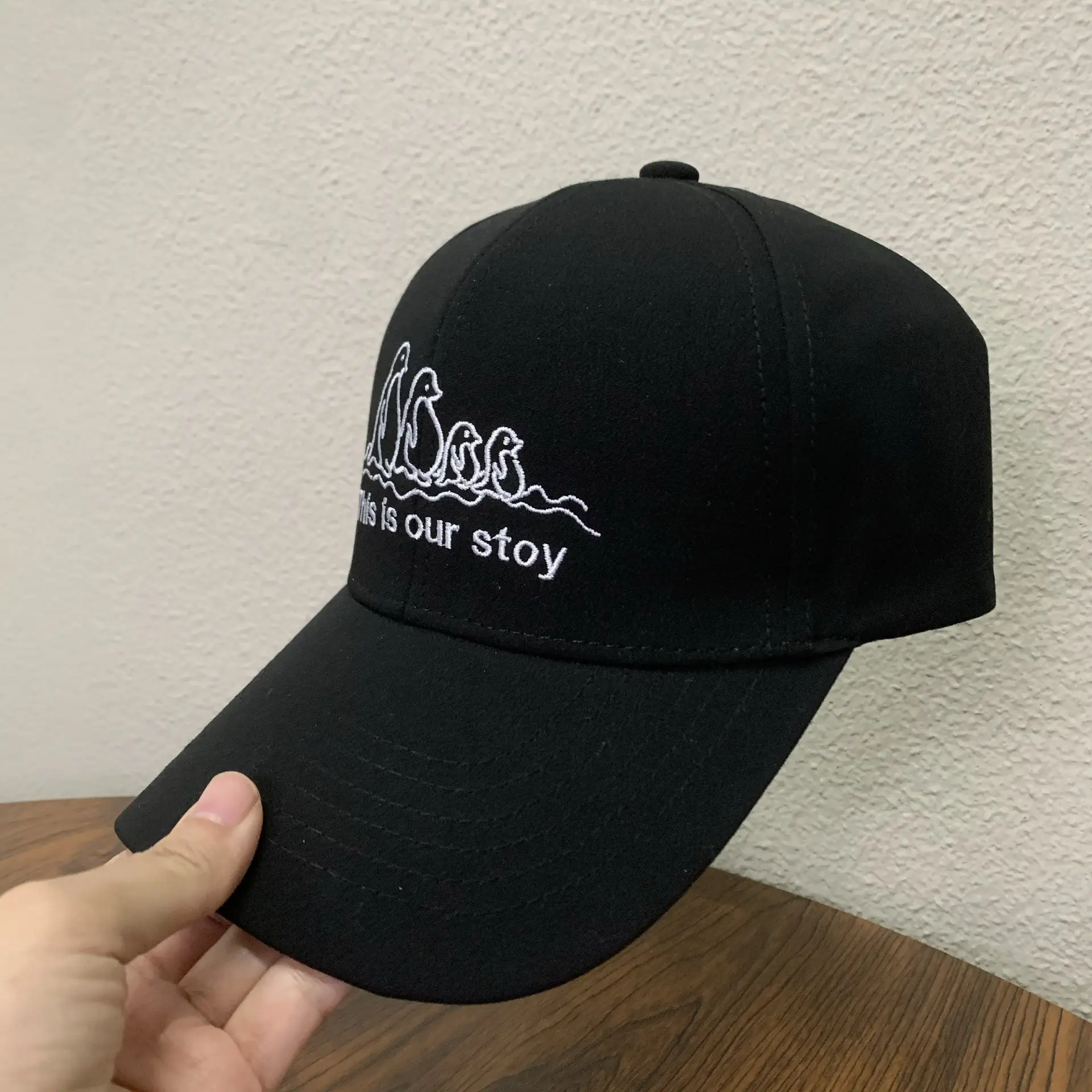 Women Black Embroidered Baseball Cap 2025 — feature 7