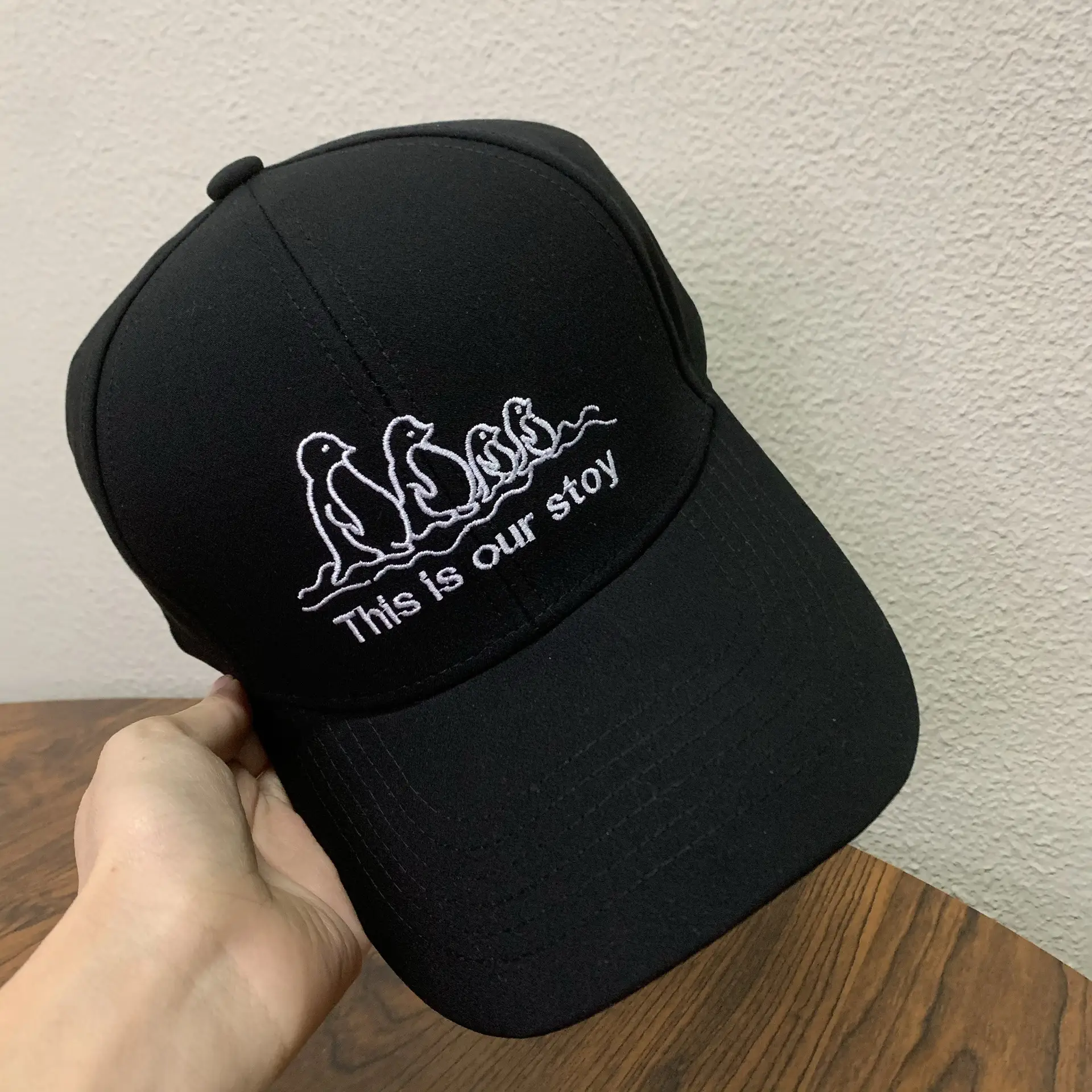 Women Black Embroidered Baseball Cap 2025 — feature 8