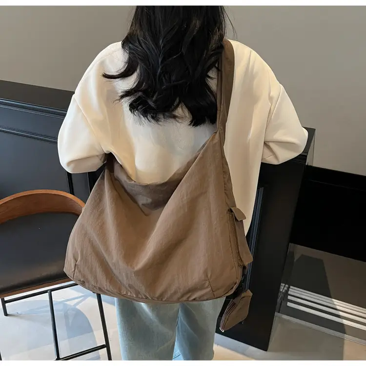 Women's Large Capacity Crossbody Bag Brown 2024 — feature 23