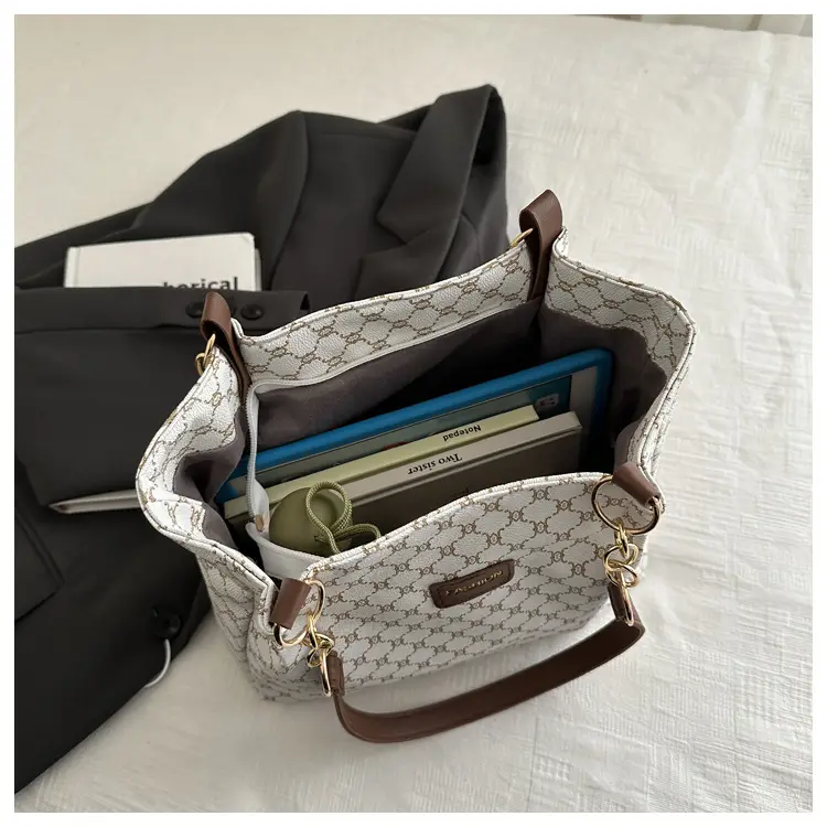 Vintage Monogram Shoulder Bag for Women Large Capacity — feature 11