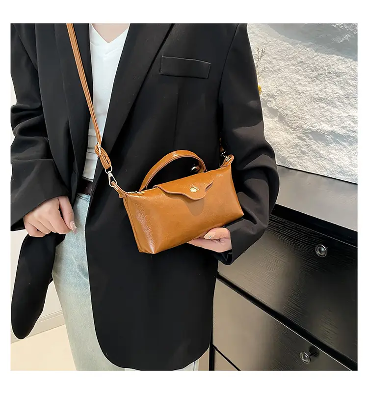 White Crossbody Bag for Women Spring 2025 — feature 11