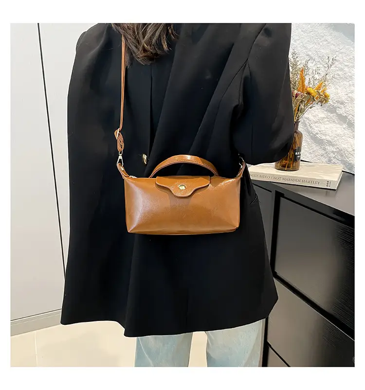 White Crossbody Bag for Women Spring 2025 — feature 12