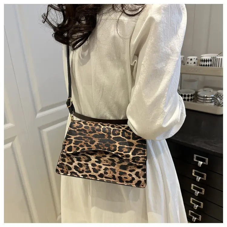 Leopard Print Shoulder Bag for Women Spring 2025 — feature 12