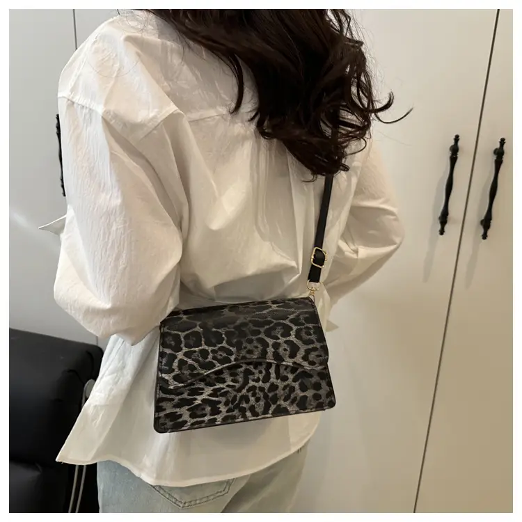 Leopard Print Shoulder Bag for Women Spring 2025 — feature 21