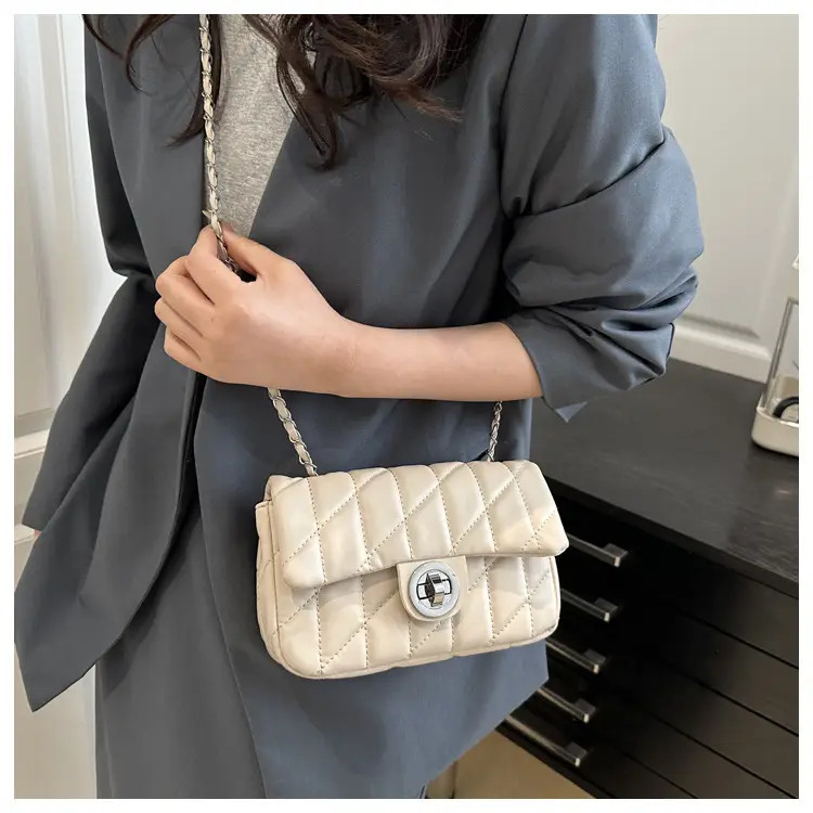 Women's Rhombus Embroidered Shoulder Bag Cream White — feature 9