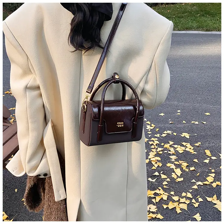 2025 Women's Black Leather Shoulder Crossbody Bag — feature 20