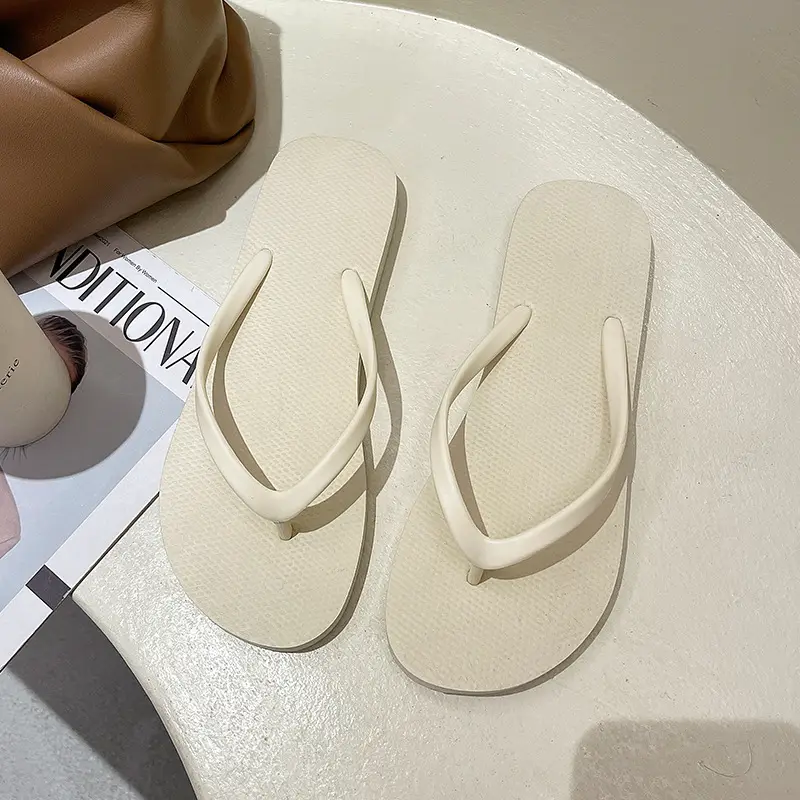 Women's Flip-Flops Exterior Wear Simple Black Flip-Flops Non-Slip Bathing Beach Seaside Splint Instagram Style Summer Sandals
