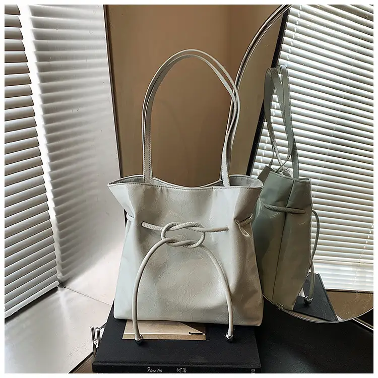 Women's Cream High-end Tote Bag Large Capacity Casual Commuter — feature 11