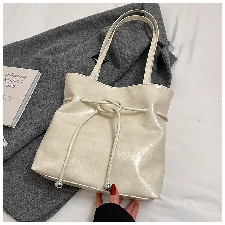 Women's Cream High-end Tote Bag Large Capacity Casual Commuter — feature 19