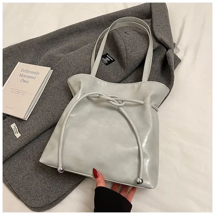 Women's Cream High-end Tote Bag Large Capacity Casual Commuter — feature 20