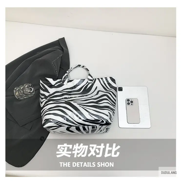 Leopard Print Large Capacity Women's Tote Bag — feature 7