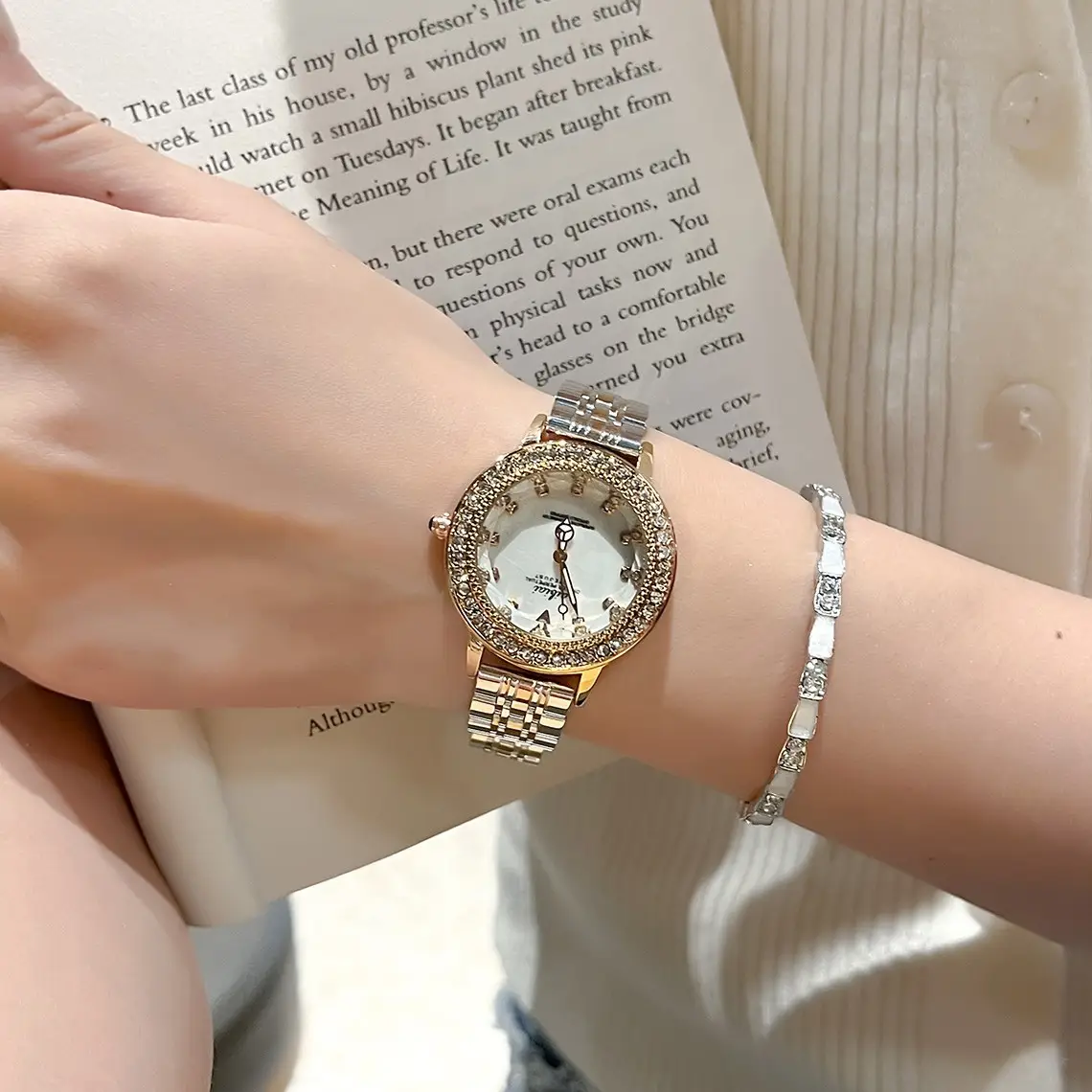 Luxury Quartz Women's Watch with Crystal Band - Image 4