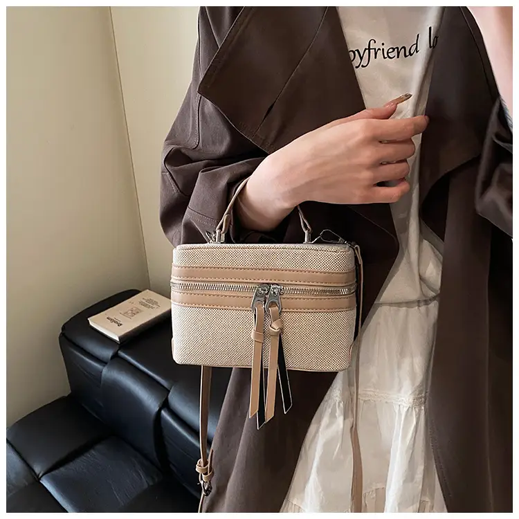 2025 New Retro Contrast Color Stitching Portable Box Bag — feature 11