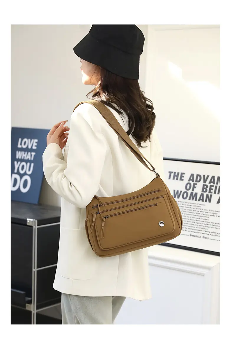 2025 New Green Nylon Crossbody Bag Multi-compartment Storage All-match — feature 26