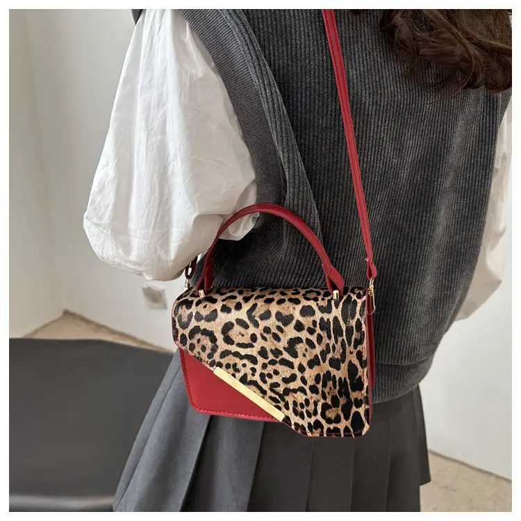 Leopard Print Shoulder Bag Red White 2025 — feature 10