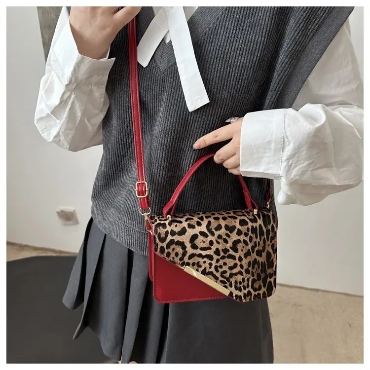 Leopard Print Shoulder Bag Red White 2025 — feature 11